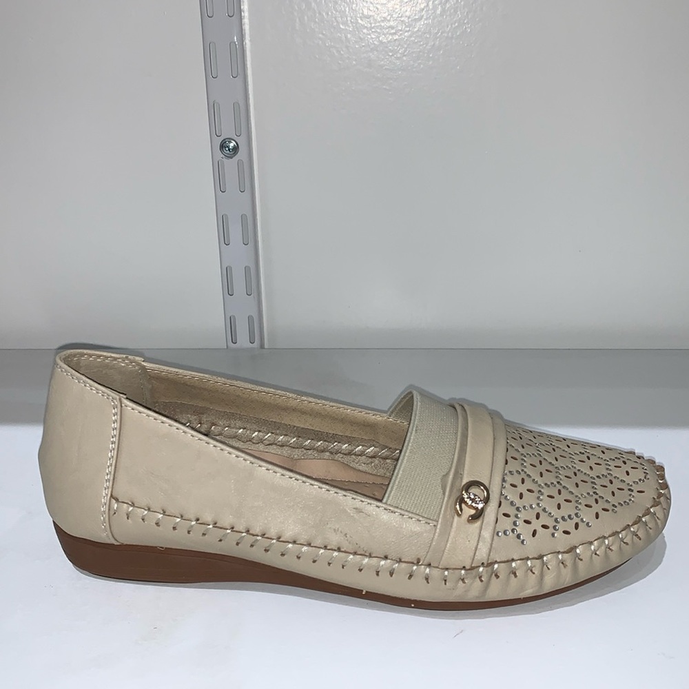 BEIGE COMFORT MOCCASINS - Picture 4 of 9